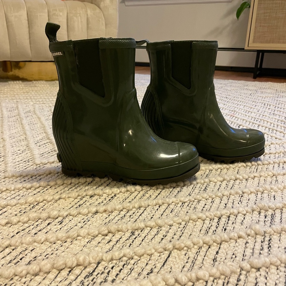 Sorel, 8, Olive green